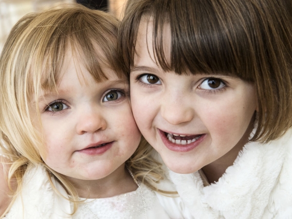 young girl guests, cheshire wedding photographer