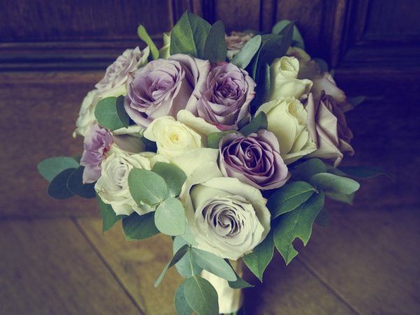lilac bridal bouquet, staffordshire wedding photographer, alrewas hayes weddings