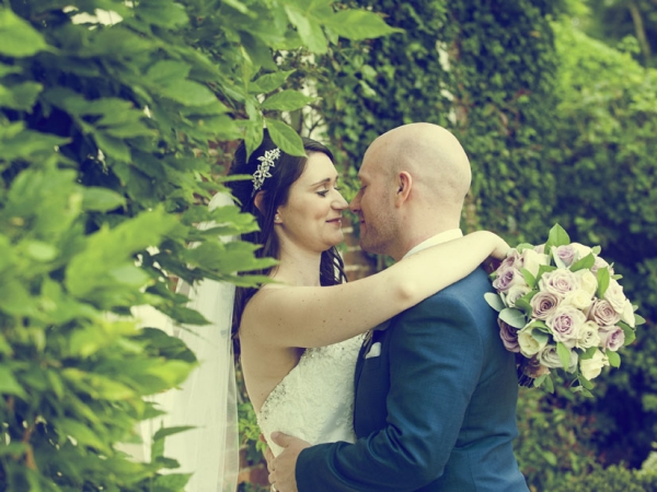 bride and groom kiss, staffordshire wedding photographer, alrewas hayes weddings