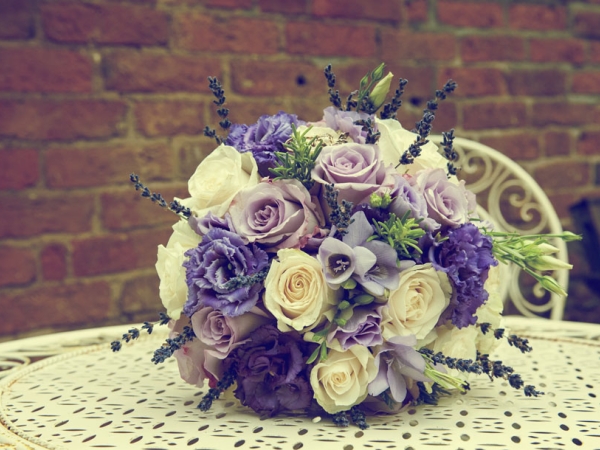 purple and lilac rose bridal bouquet, staffordshire wedding photographer, heath house weddings