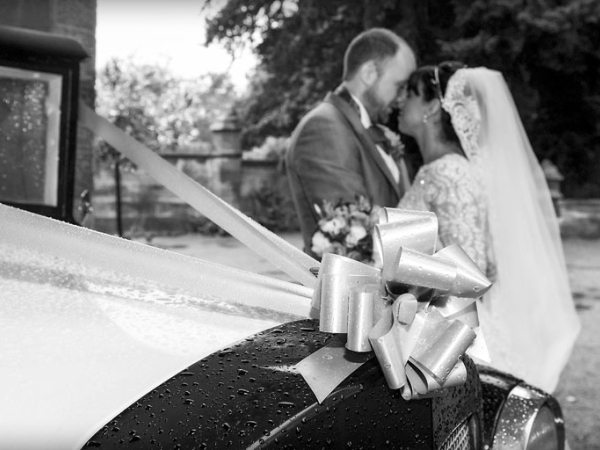 vintage car and bride and groom, staffordshire wedding photographer, heath house weddings