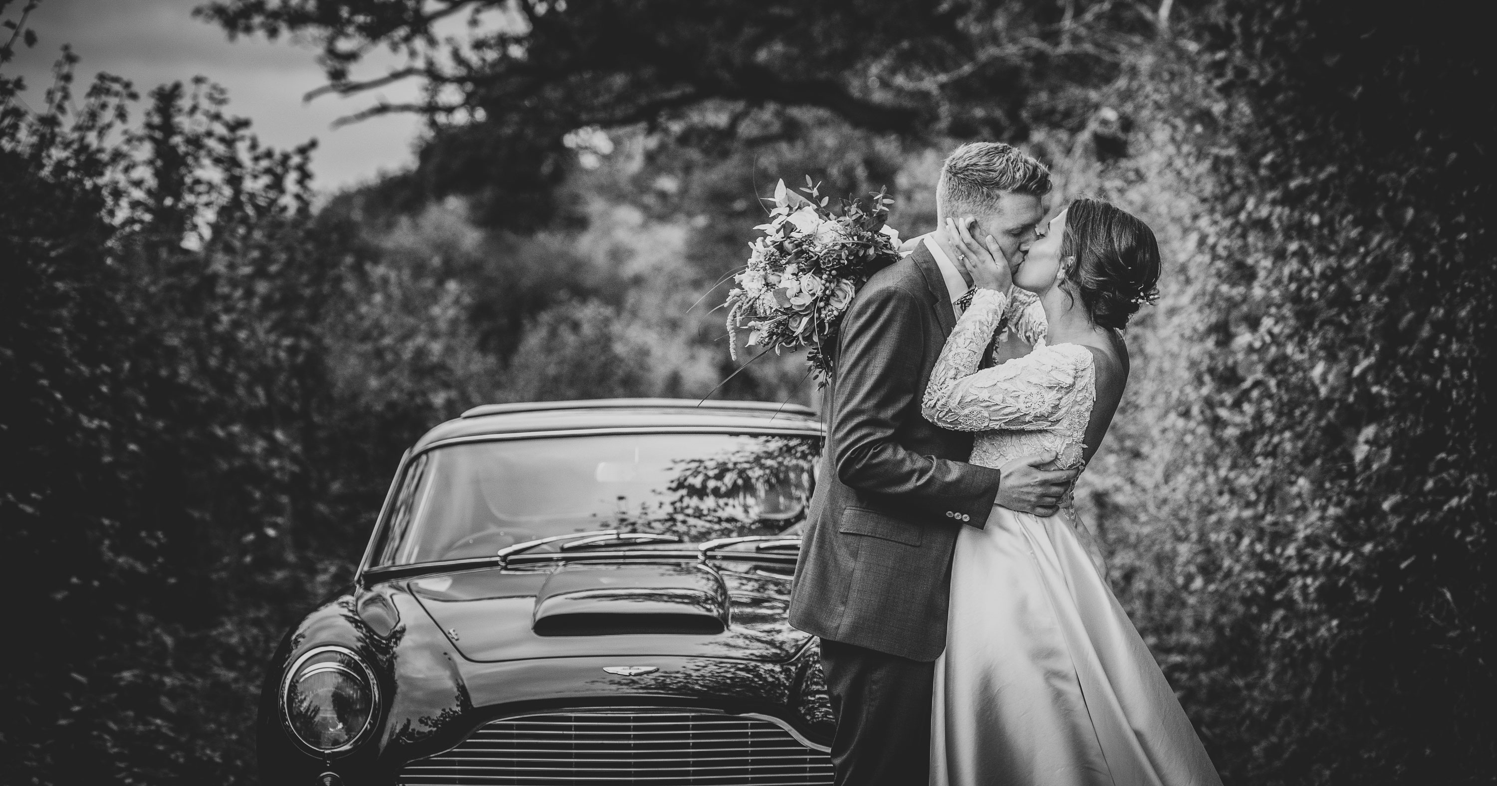 Professional, Creative Wedding Photographer - Jon Thorne Wedding Photography