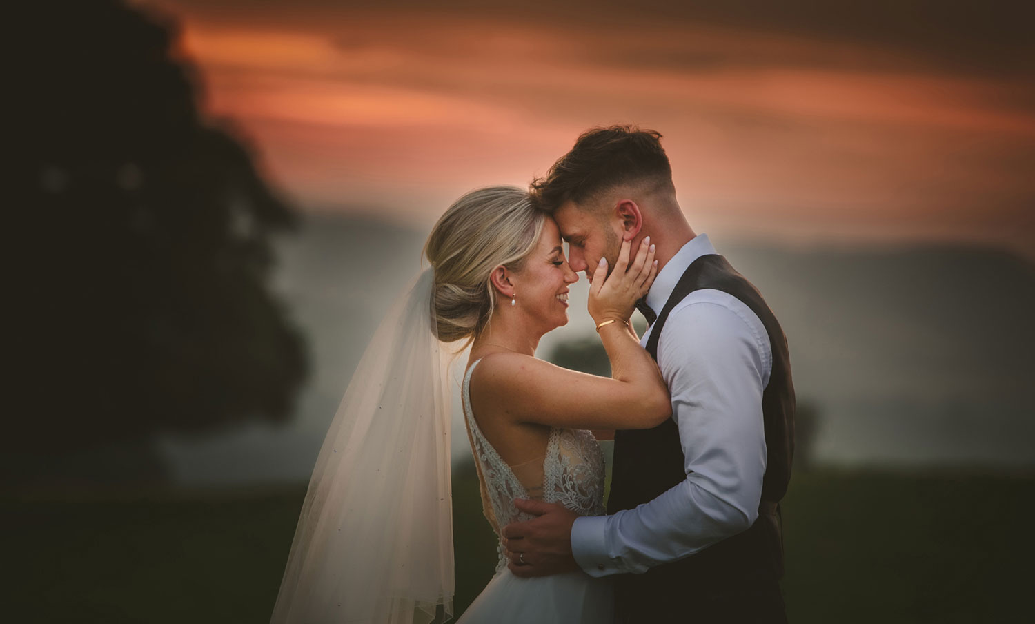 Professional, Creative Wedding Photographer - Jon Thorne Wedding Photography