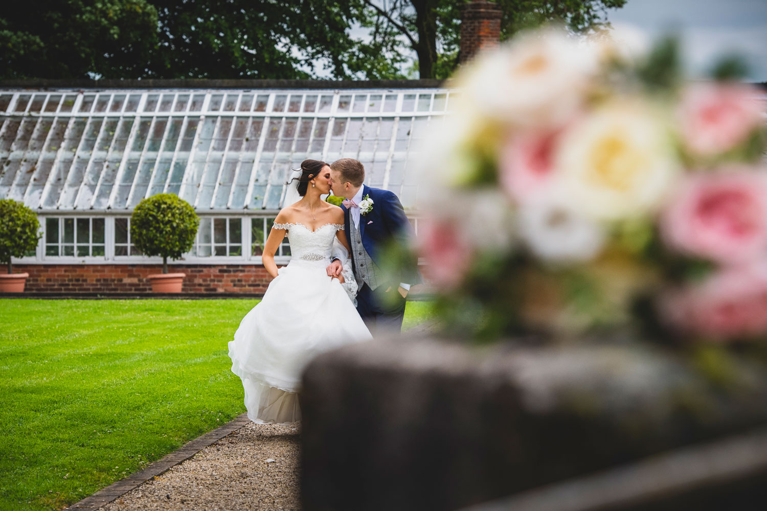 derbyshire wedding photographer, yeldersley hall weddings