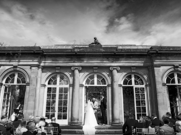 outdoor wedding ceremony, staffordshire wedding photographer, heath house weddings