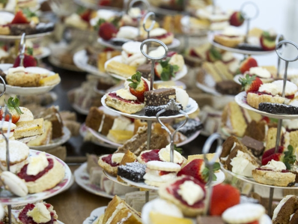 afternoon tea and cakes, cheshire wedding photographer