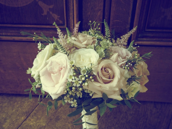bridal bouquet, staffordshire wedding photographer, alrewas hayes weddings