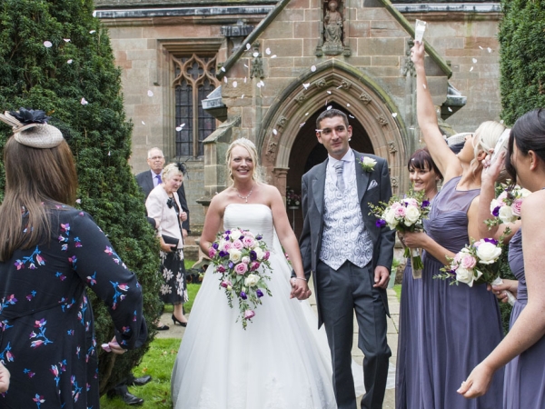bride groom confetti, staffordshire wedding photographer, hoar cross hall weddings