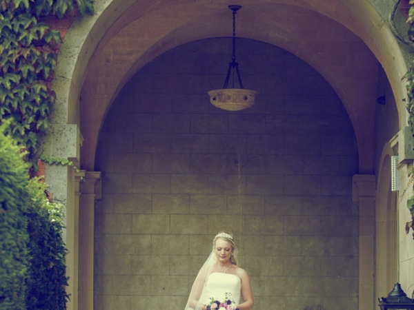 bride archway, staffordshire wedding photographer, hoar cross hall weddings