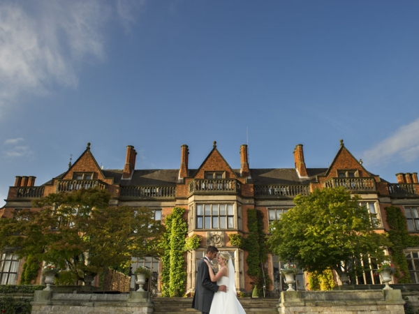 bride groom kiss, staffordshire wedding photographer, hoar cross hall weddings