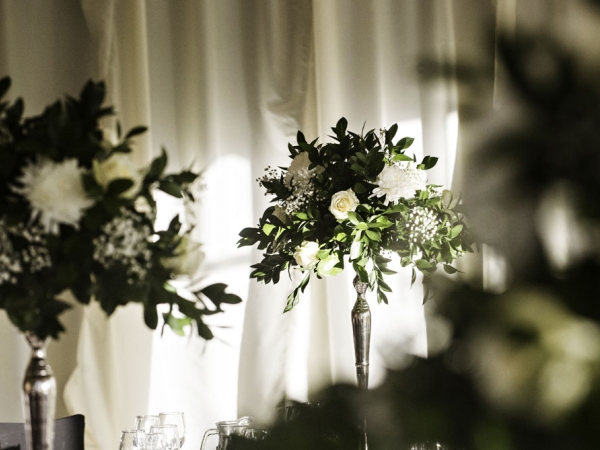floral table centrepieces, wedding photographer in wales