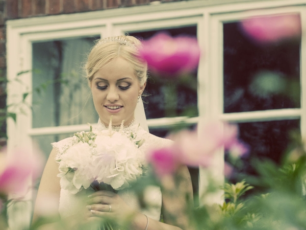 bride holding her bouquet, cheshire wedding photographer, sandhole oak barn