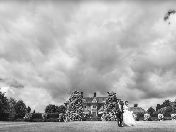 wedding photography at Dunchurch Park by Jon Thorne wedding photography