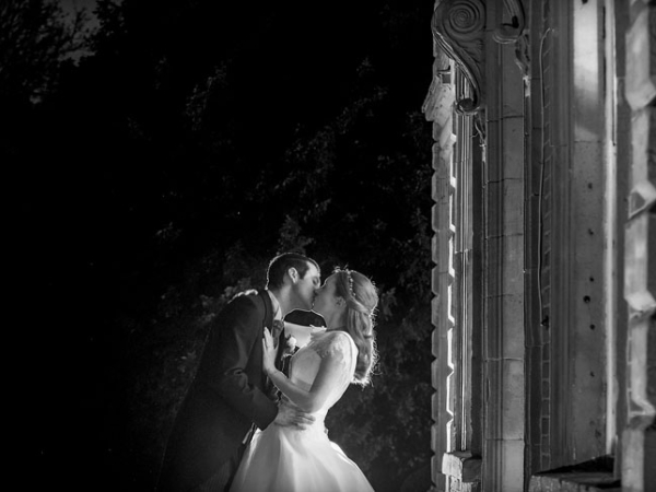 black and white bride and groom kissing, warwickshire wedding photographer, Ansty Hall