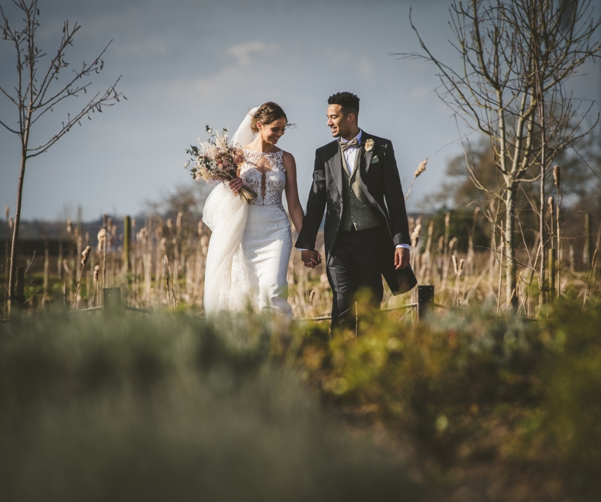 Jon Thorne Wedding Photography a Hanbury Wedding Barn