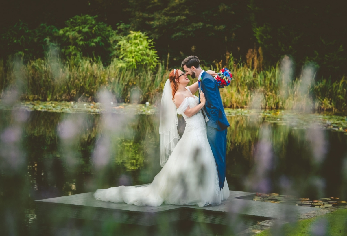 staffordshire wedding photographer, modershall oaks weddings