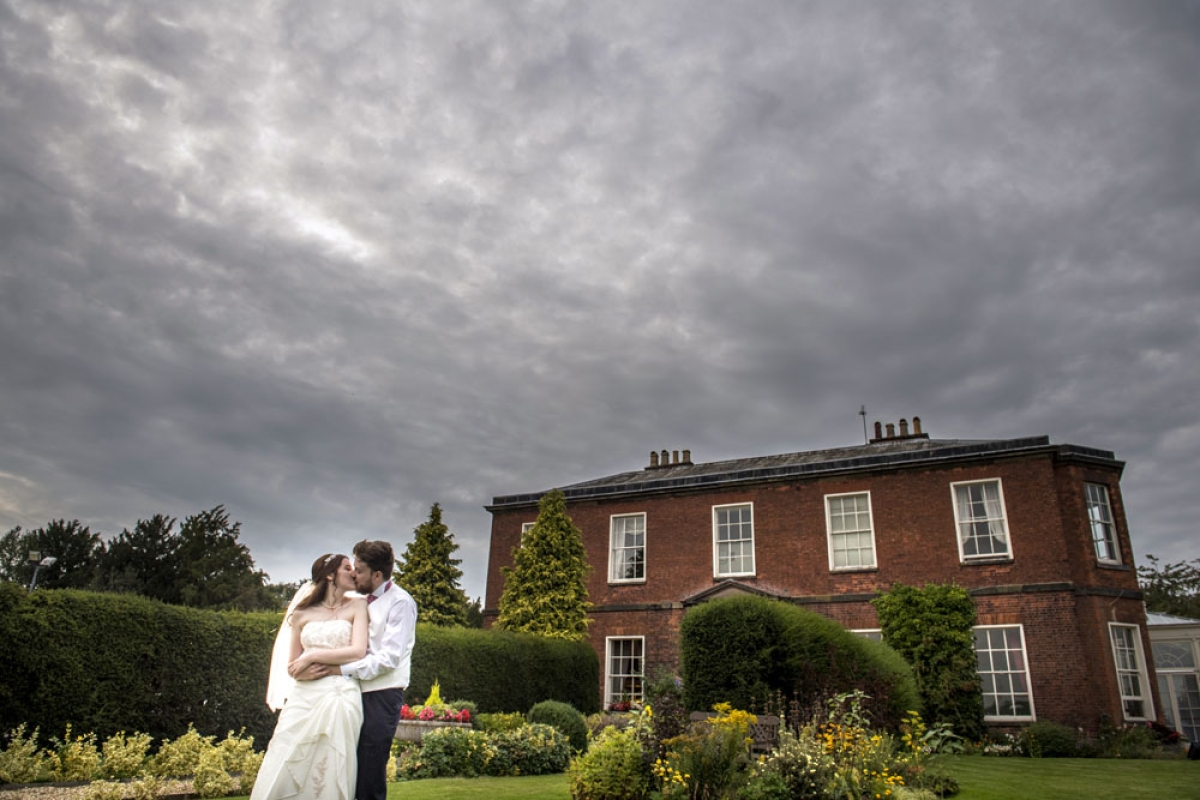 staffordshire wedding photographer, dovecliff hall