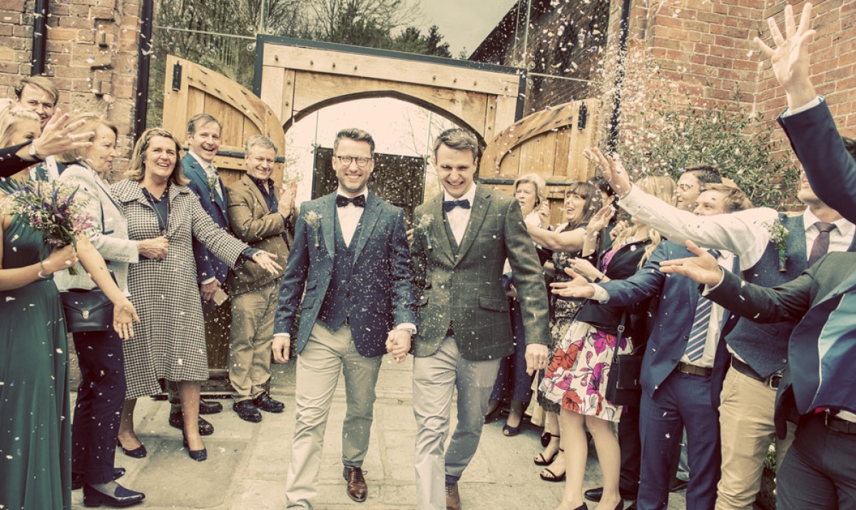 warwickshire wedding photographer, shustoke barn