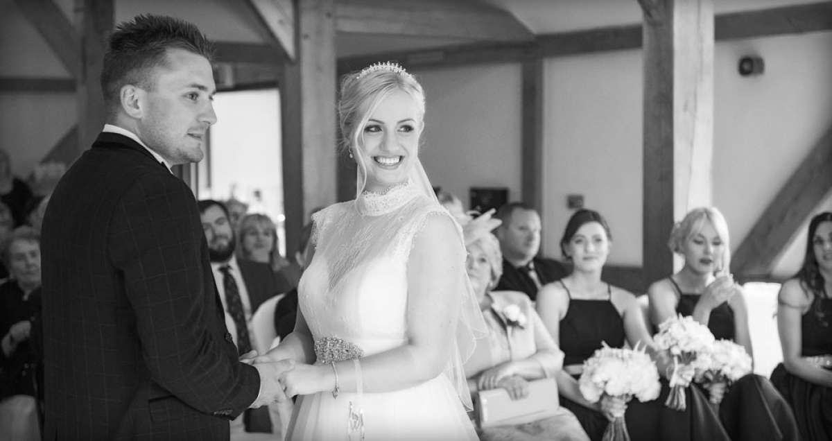 cheshire wedding photographer, sandhole oak barn